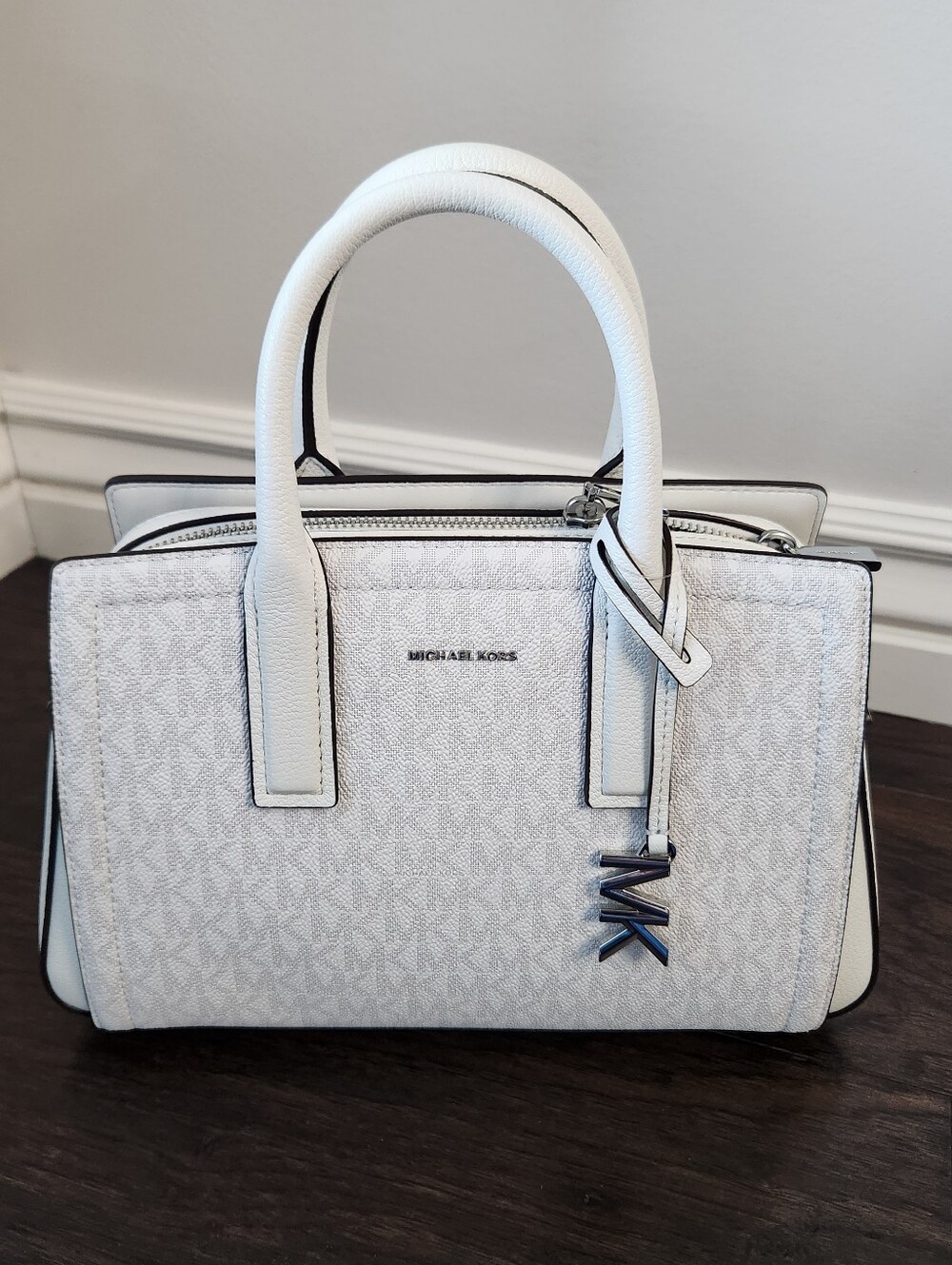 Michael Kors Laila Small Top Handle Crossbody Bag. Color: Opt/Allum.